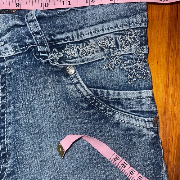 Vintage Low-Rise Colombian Medium Wash Embroidered Straight Leg Jeans - Picture 2 of 16